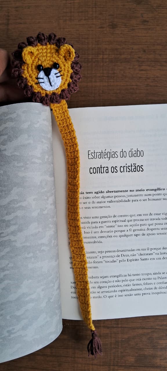 Marcador de Página Leão em Crochê - Imagem 3